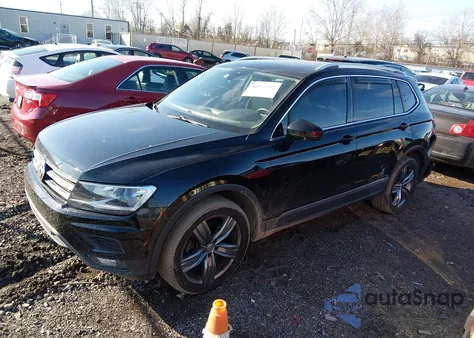 2020 Volkswagen Tiguan 2.0T Se/2.0T Se R-Line Black/2.0T Sel z USA, uszkodzony, nr VIN 3VV2B7AX2LM104600